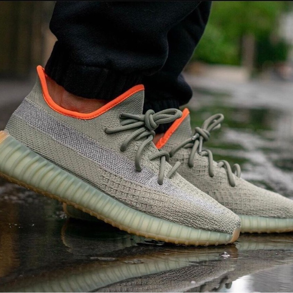 W7 M5.5 Authentic Yeezy Boost 350 V2 'Desert Sage' 2020 drop